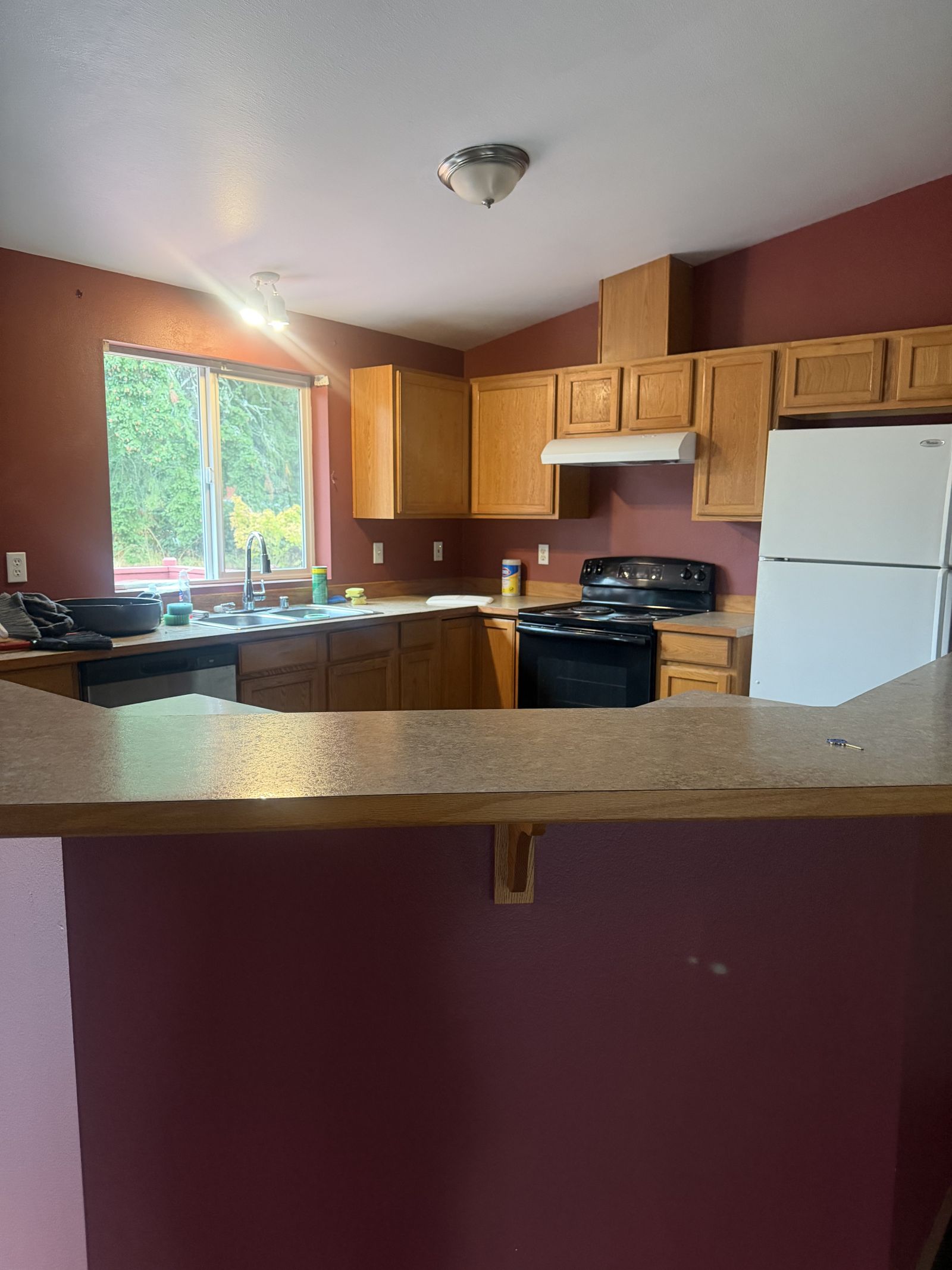 4BR/2 Bath Lrg fenced lot 2 car
